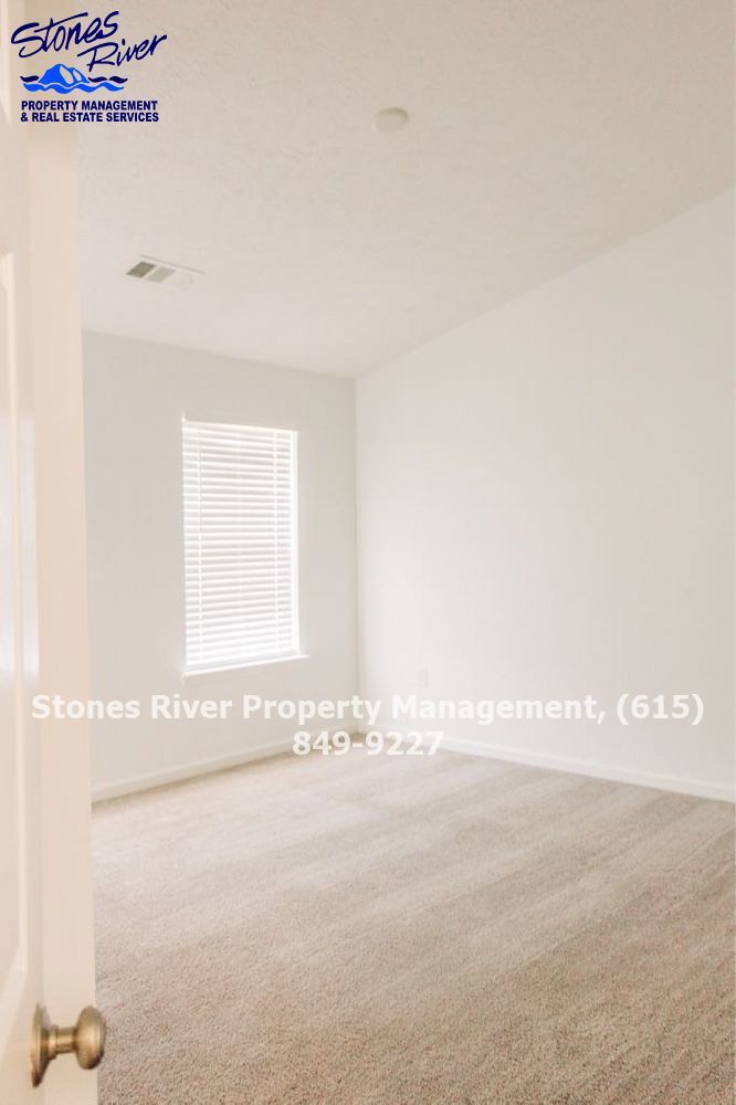 3 BR/ 2.5 BA Townhome in Somerset Springs in Spring Hill! Club House pool, workout area, etc.. property image