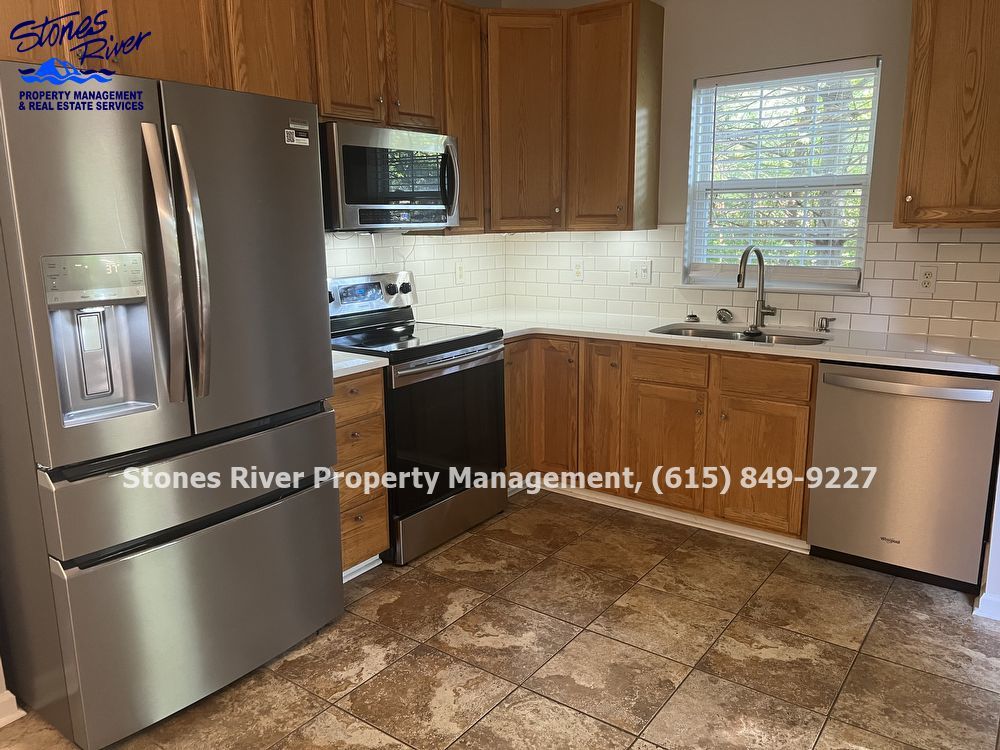 3 story 3/BR 2.5 BA in the heart of Cool Springs and minutes from the Factory in Franklin! property image