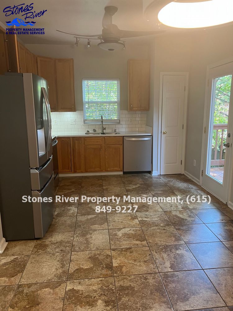 3 story 3/BR 2.5 BA in the heart of Cool Springs and minutes from the Factory in Franklin! property image