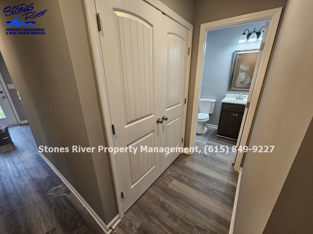 Charming 3 Bedroom Home with Spacious Back Yard... property image