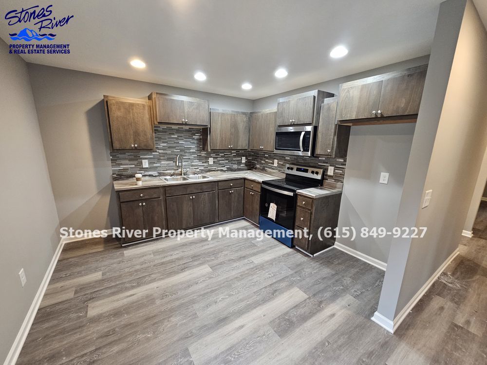 Charming 3 Bedroom Home with Spacious Back Yard... property image