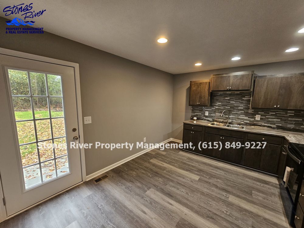 Charming 3 Bedroom Home with Spacious Back Yard... property image
