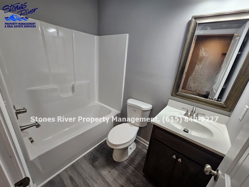 Charming 3 Bedroom Home with Spacious Back Yard... property image