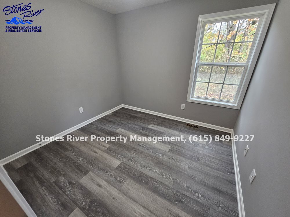 Charming 3 Bedroom Home with Spacious Back Yard... property image