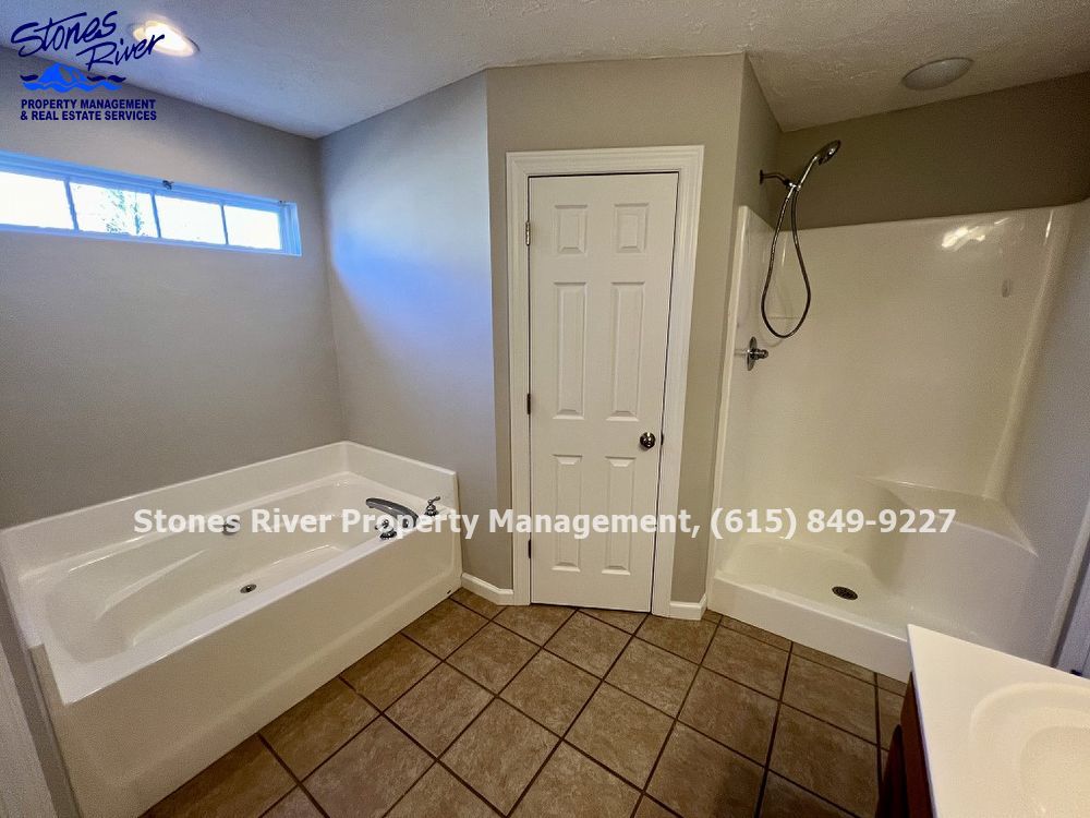 3 Bed/2 Bath W. Bonus & Fenced Yard in West Murfreesboro property image