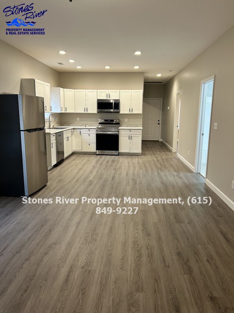 Charming 3 bed, 2 bath home! Fully fenced in, HUGE laundry room! property image