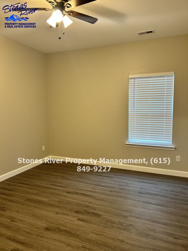 Charming 3 bed, 2 bath home! Fully fenced in, HUGE laundry room! property image