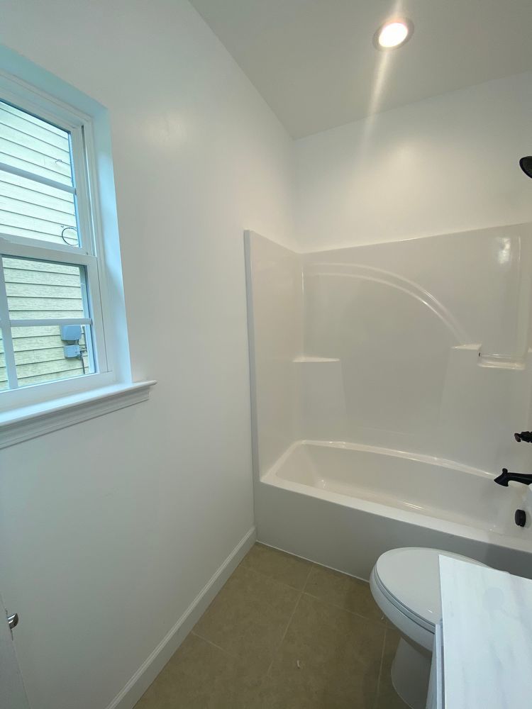 Charming 3 bed, 2 bath home! Fully fenced in, HUGE laundry room! property image