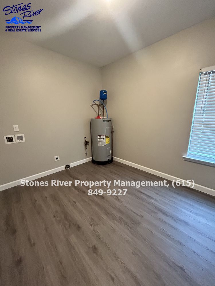 Charming 3 bed, 2 bath home! Fully fenced in, HUGE laundry room! property image