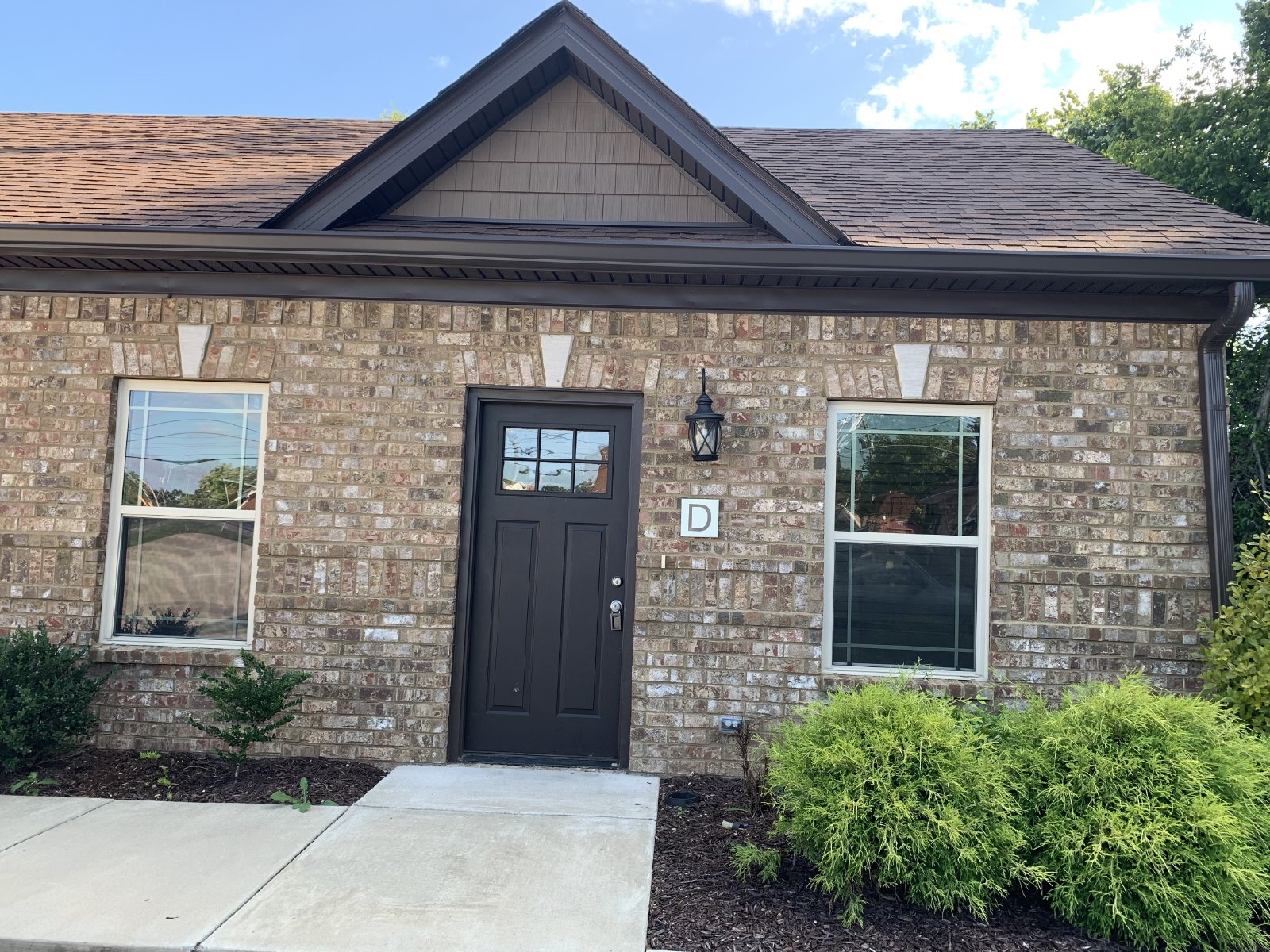 Modern Apartment in Great Central Location! 2 BR, 1 BA, with Deck. property image