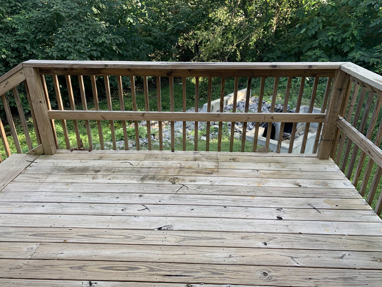 Modern Apartment in Great Central Location! 2 BR, 1 BA, with Deck. property image