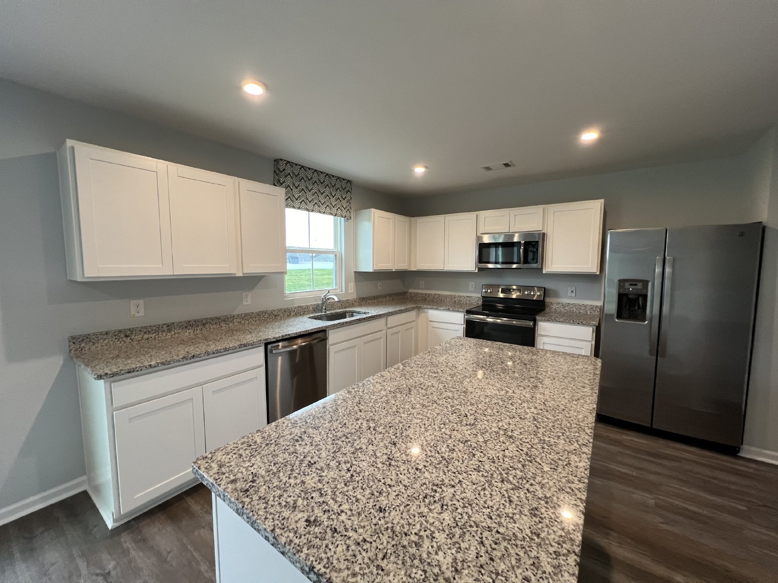 Spacious 4 Bedroom, 2.5 Bath Home plus Bonus Area/Home Office in Christiana! Available Immediately property image