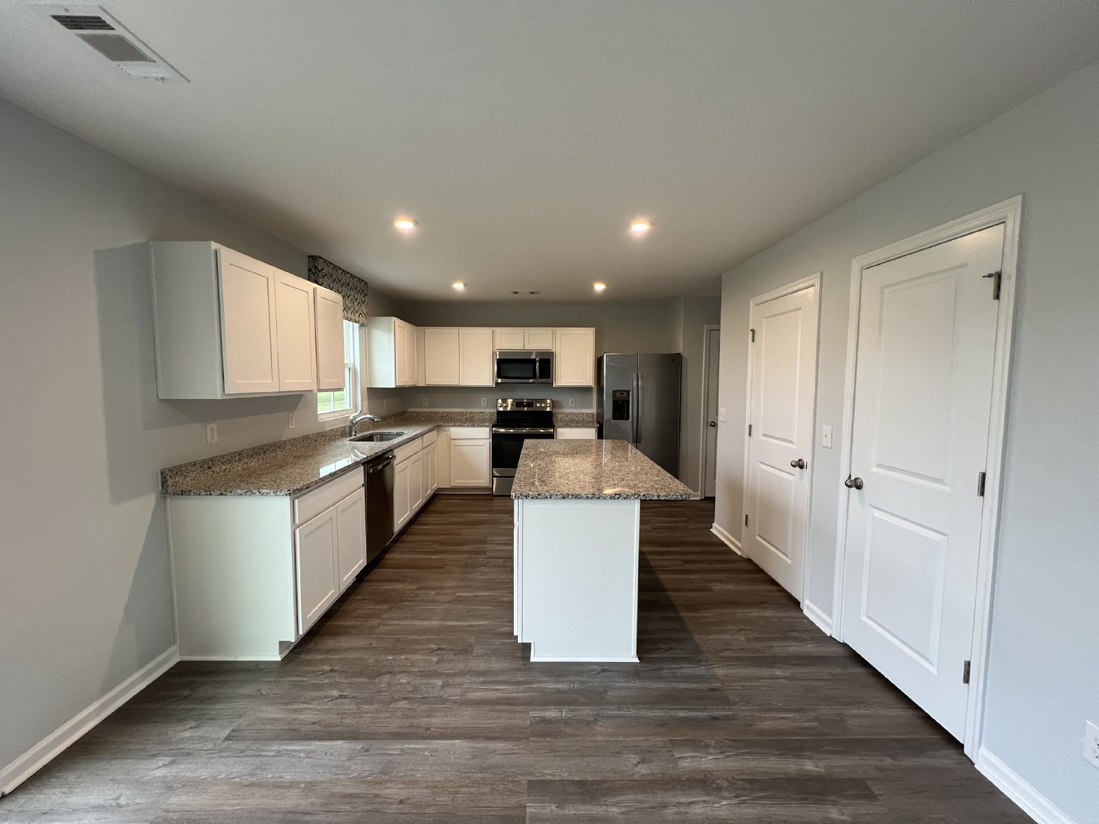 Spacious 4 Bedroom, 2.5 Bath Home plus Bonus Area/Home Office in Christiana! Available Immediately property image