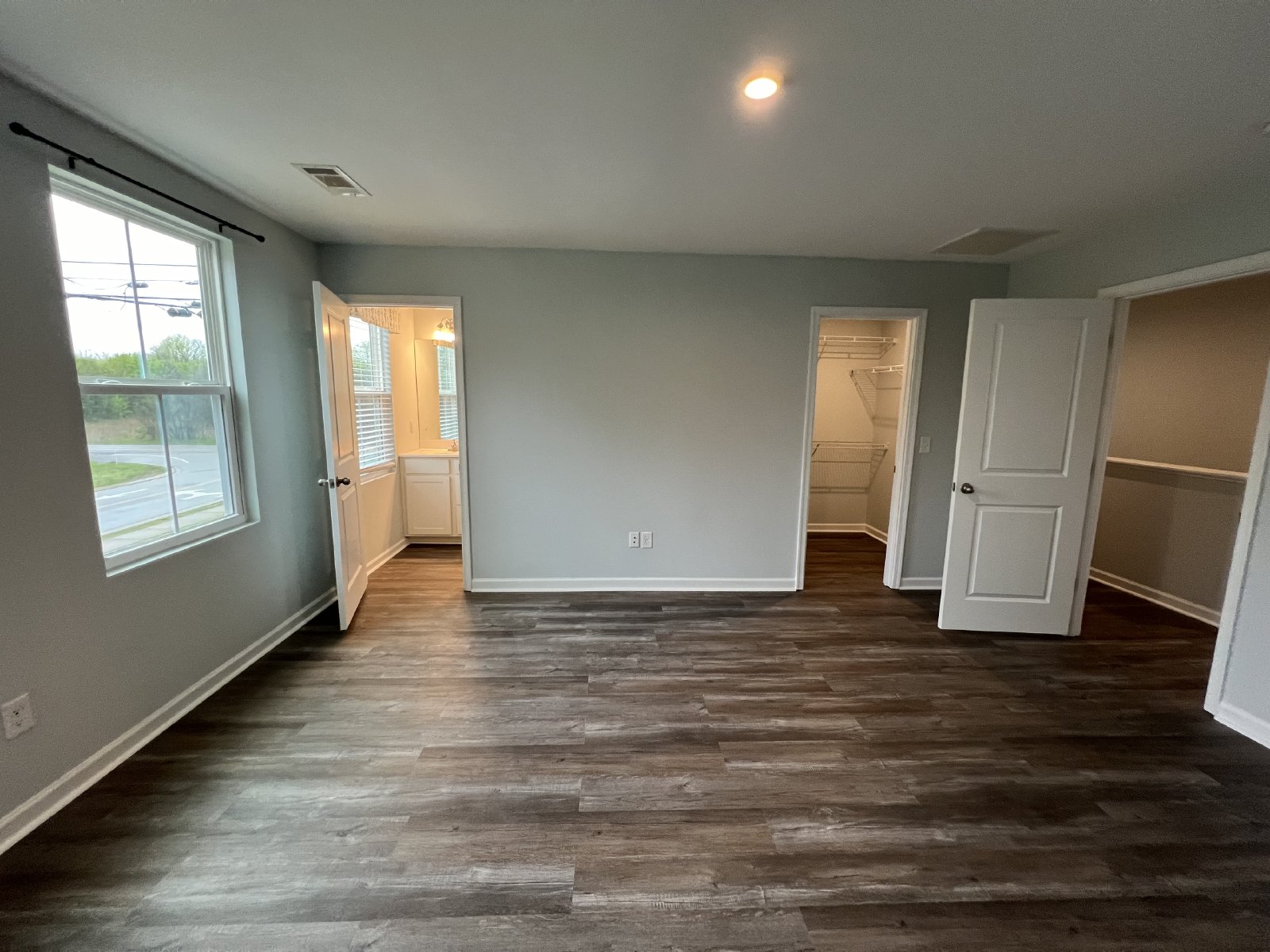 Spacious 4 Bedroom, 2.5 Bath Home plus Bonus Area/Home Office in Christiana! Available Immediately property image