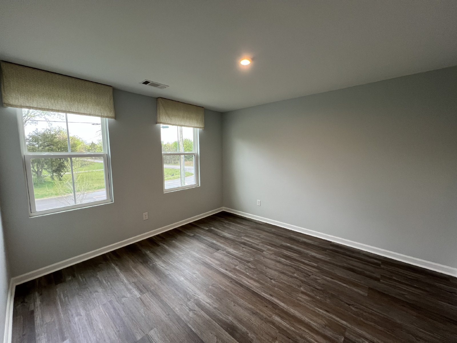 Spacious 4 Bedroom, 2.5 Bath Home plus Bonus Area/Home Office in Christiana! Available Immediately property image