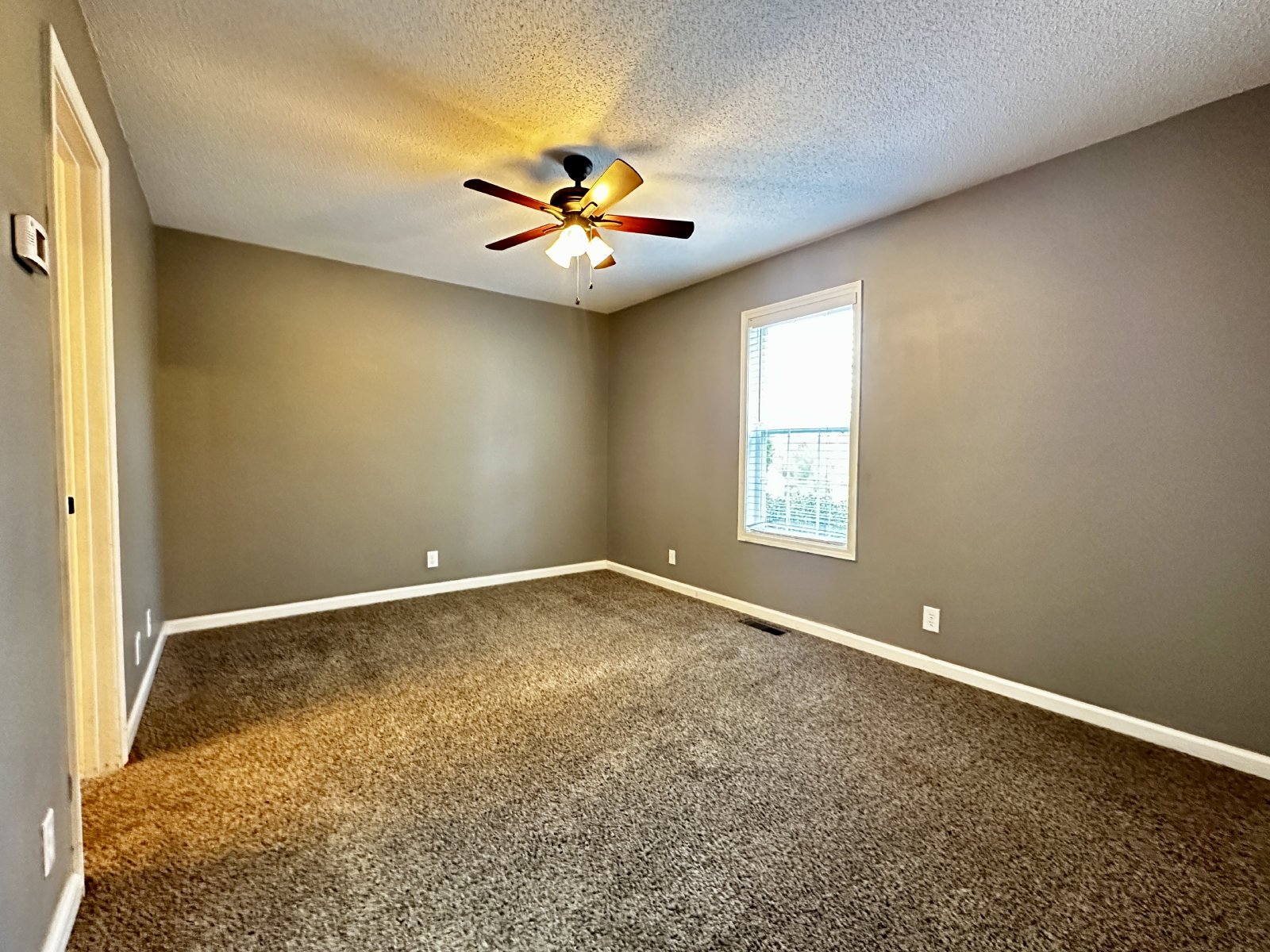 910 Applegrove Circle Clarksville, TN 37040 Stones River Property