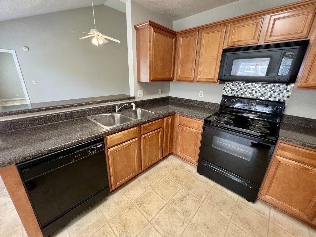 3 Bed, 2 Bath, One level home in BLACKMAN property image