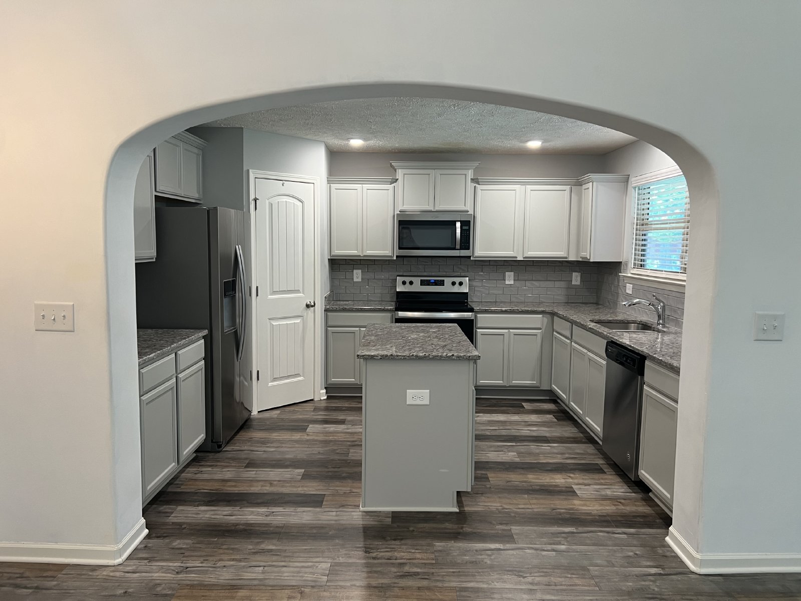 Spacious End Unit 3 BR, 2.5 Bath Townhome in Smyrna - Low Maintenance Living! property image