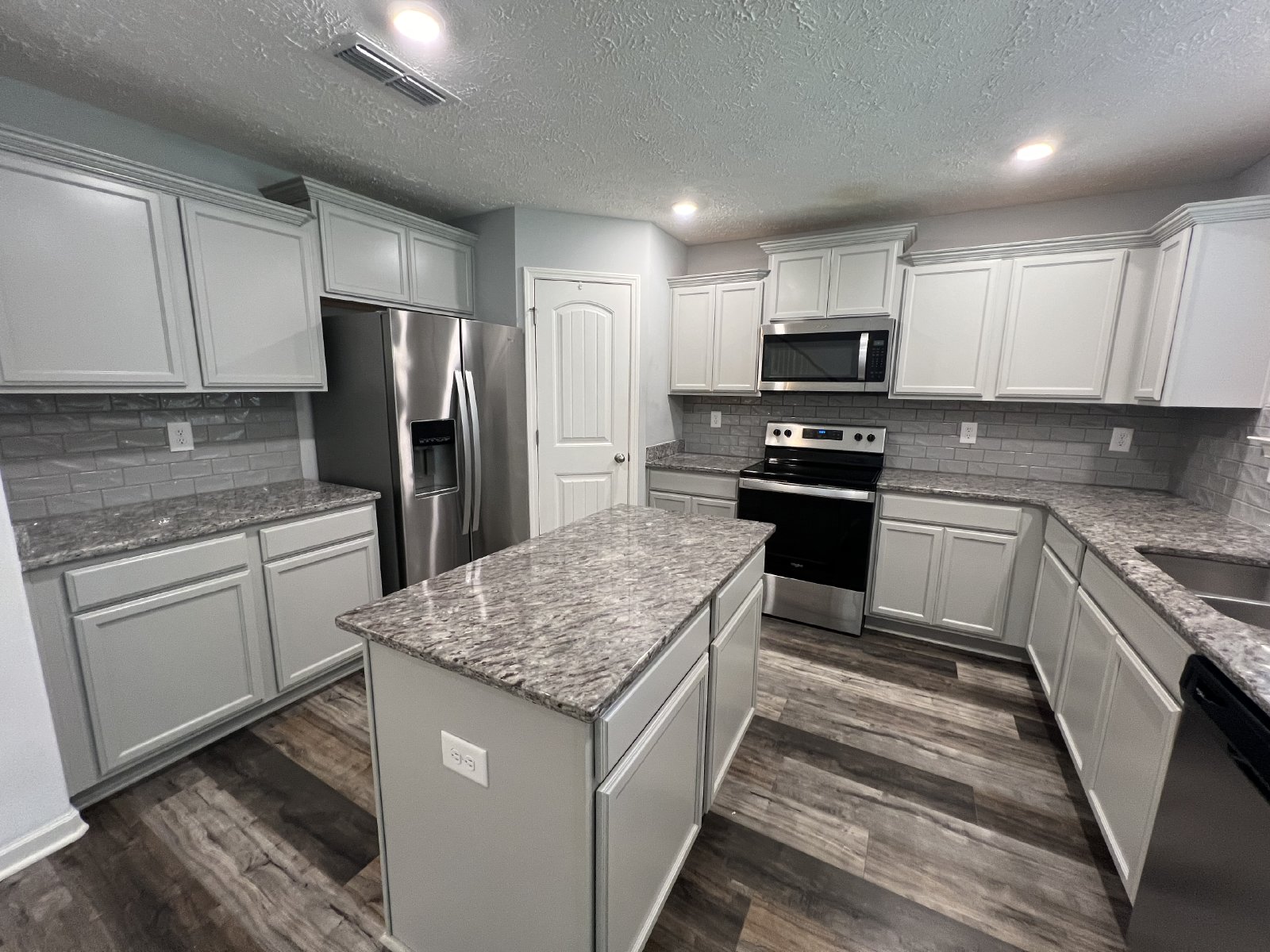Spacious End Unit 3 BR, 2.5 Bath Townhome in Smyrna - Low Maintenance Living! property image