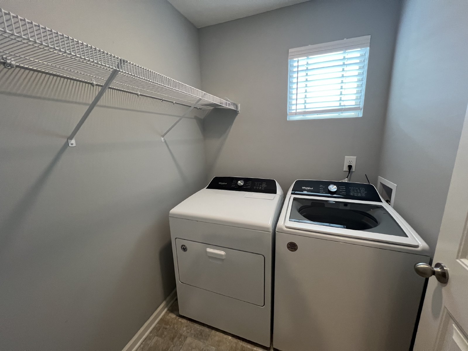Spacious End Unit 3 BR, 2.5 Bath Townhome in Smyrna - Low Maintenance Living! property image