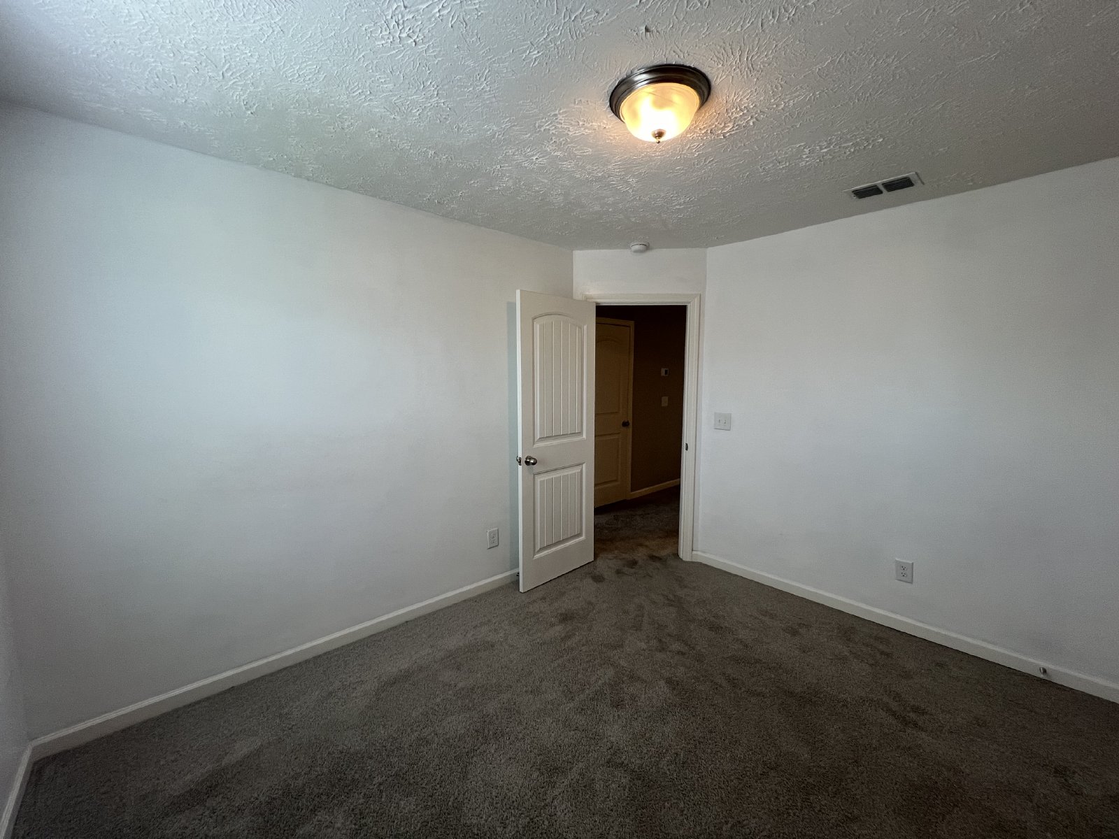 Spacious End Unit 3 BR, 2.5 Bath Townhome in Smyrna - Low Maintenance Living! property image