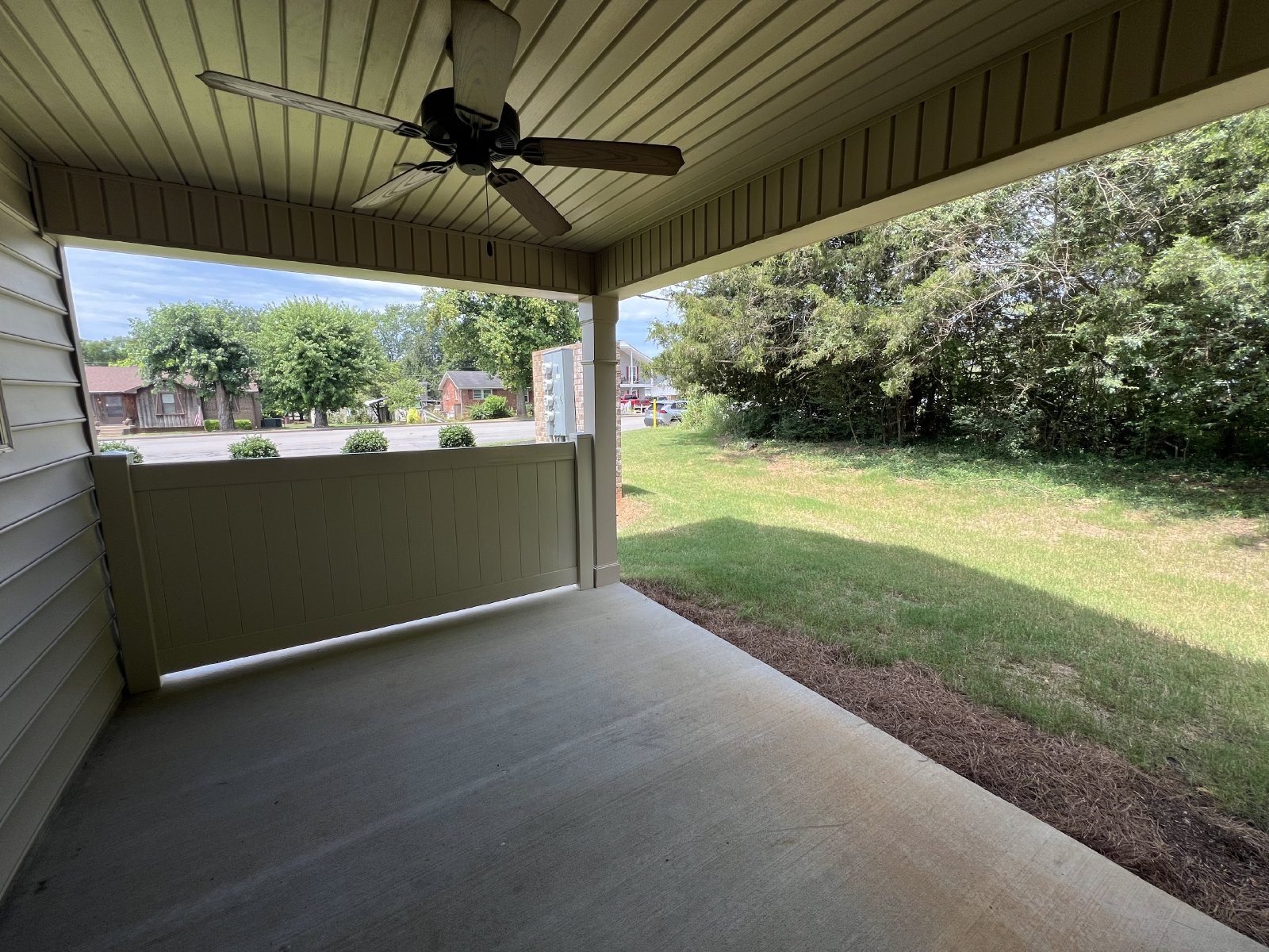 Spacious End Unit 3 BR, 2.5 Bath Townhome in Smyrna - Low Maintenance Living! property image