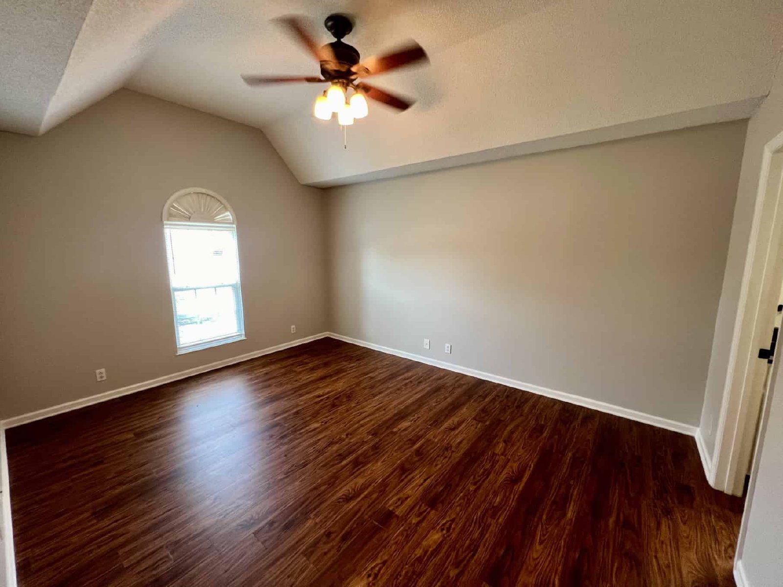 Charming 3-Bedroom Home with Fenced Backyard in South Murfreesboro! property image
