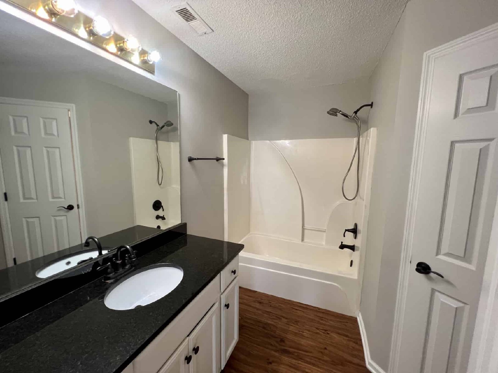 Charming 3-Bedroom Home with Fenced Backyard in South Murfreesboro! property image