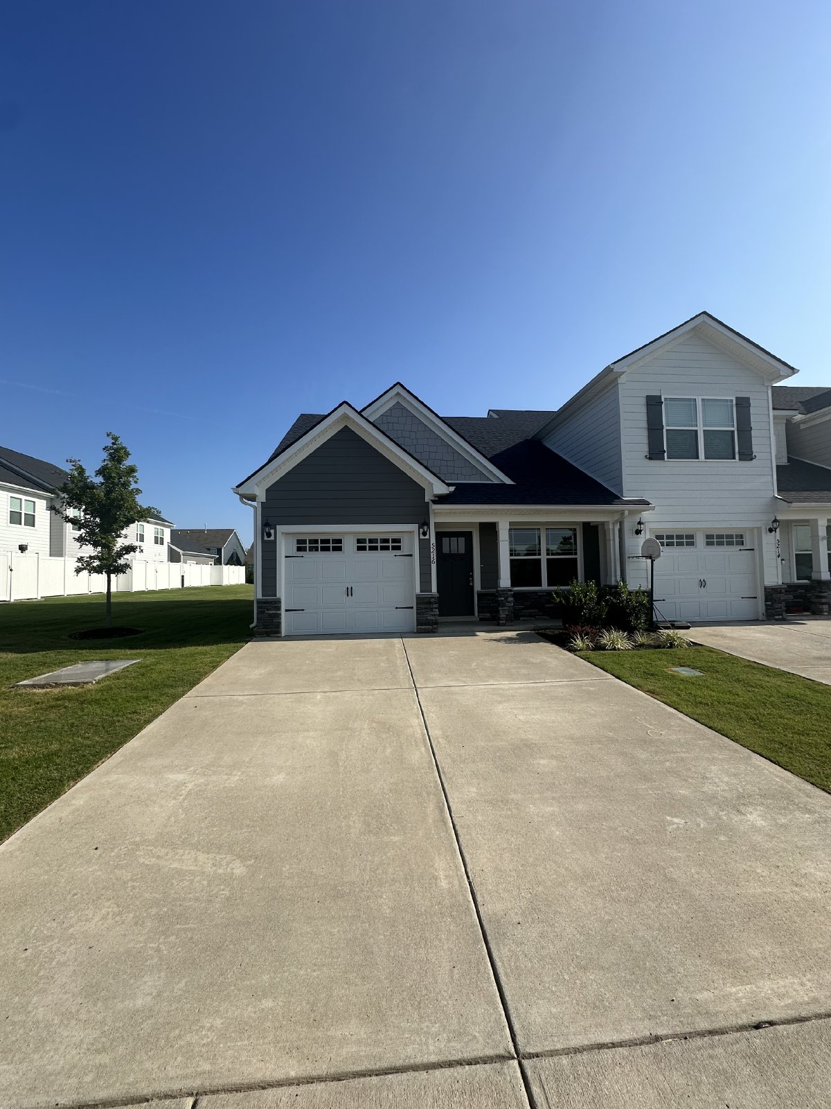 Beautiful 2 Bed 2.5 Bath Townhome *ZONED FOR BLACKMANS SCHOOLS* property image