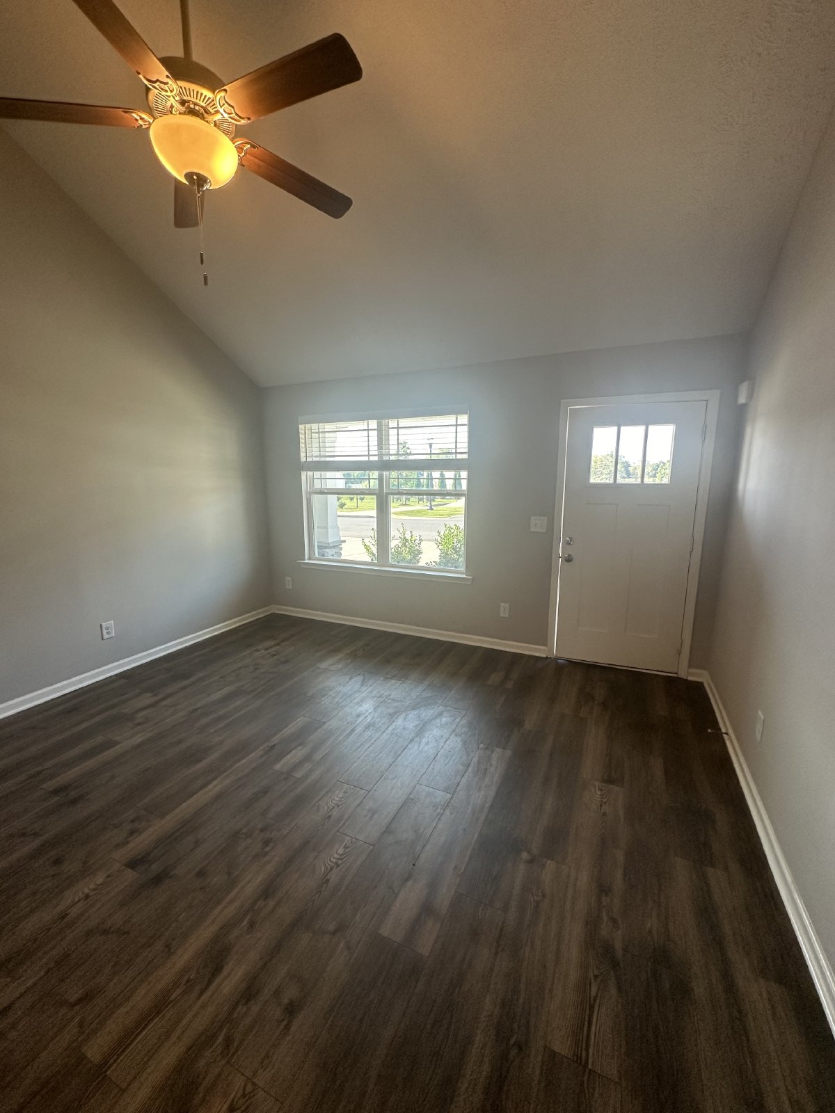 Beautiful 2 Bed 2.5 Bath Townhome *ZONED FOR BLACKMANS SCHOOLS* property image