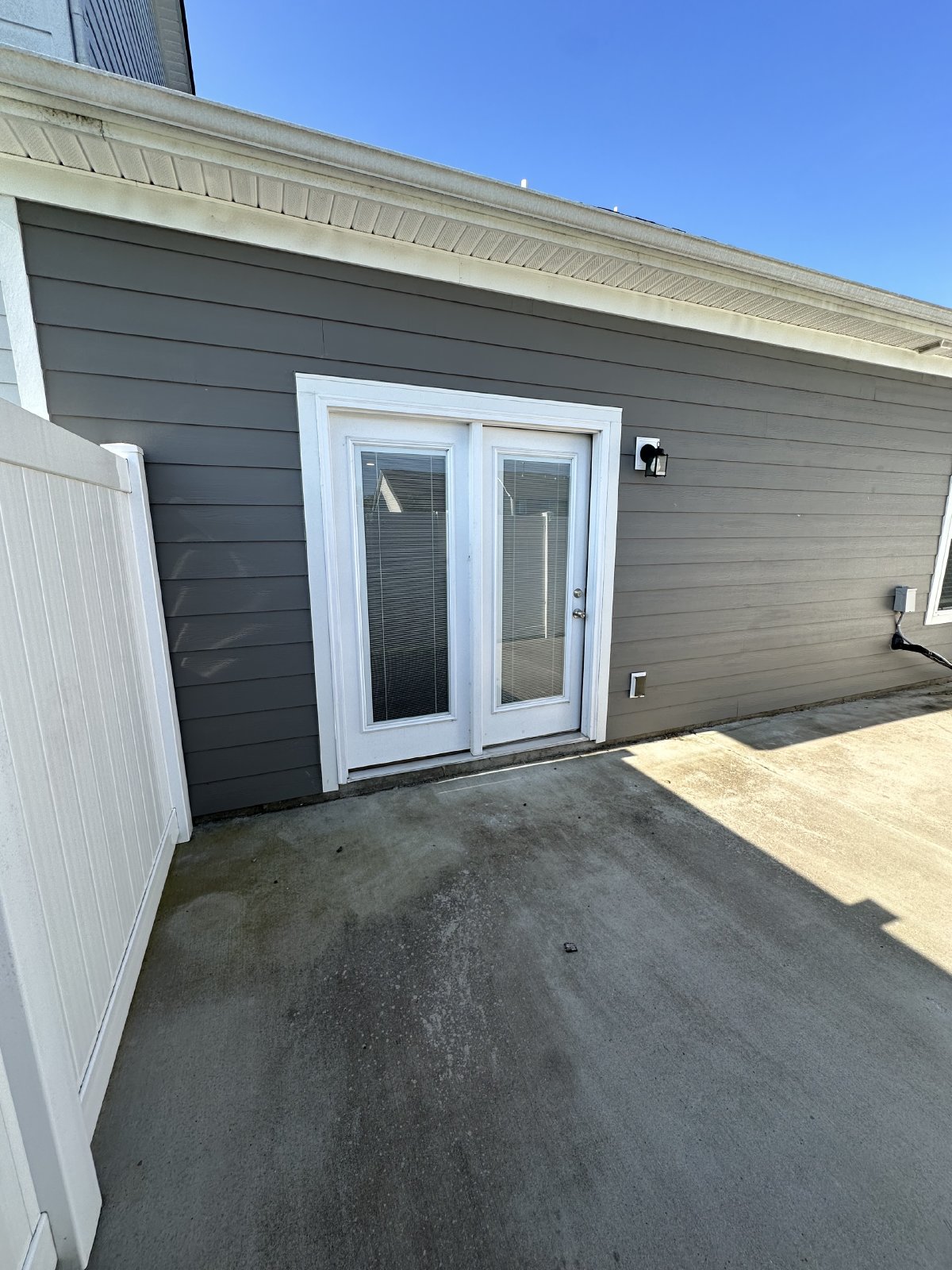 Beautiful 2 Bed 2.5 Bath Townhome *ZONED FOR BLACKMANS SCHOOLS* property image