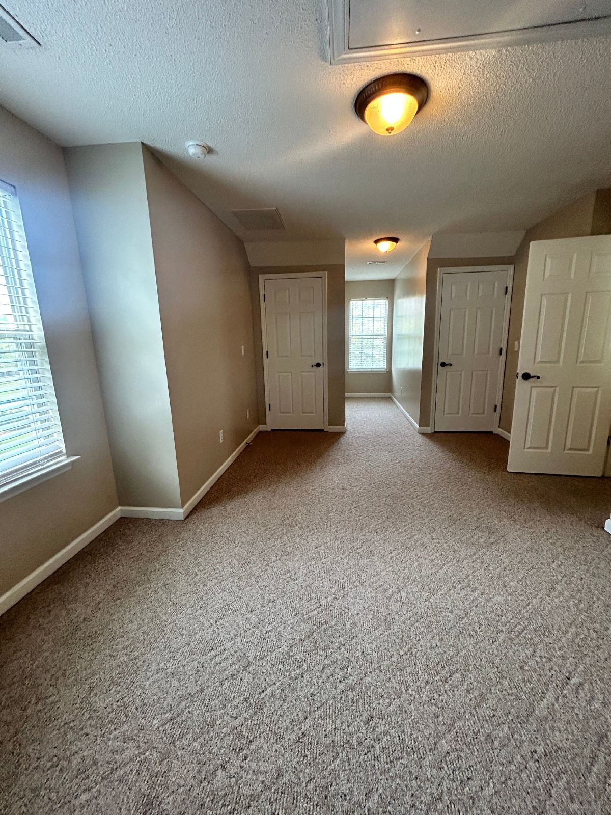 $500.00 OFF JANUARY RENT!! Soddy Daisy Oasis! 3 beds, 2.5 baths, huge garage & yard!Soddy Daisy Oasis! 3 beds, 2.5 baths, huge garage & yard! property image