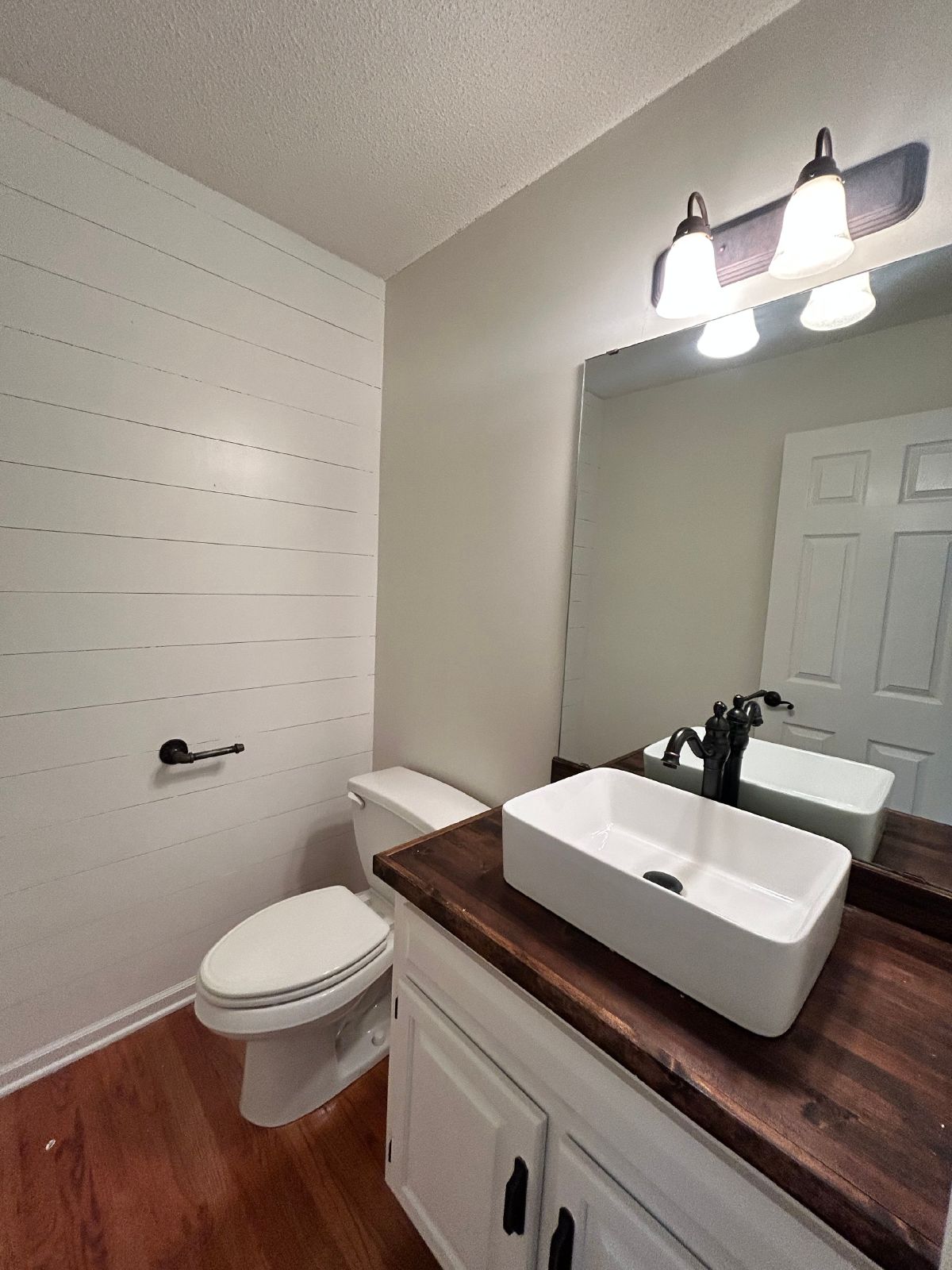 $500.00 OFF JANUARY RENT!! Soddy Daisy Oasis! 3 beds, 2.5 baths, huge garage & yard!Soddy Daisy Oasis! 3 beds, 2.5 baths, huge garage & yard! property image