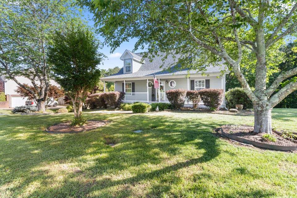 $500.00 OFF JANUARY RENT!! Soddy Daisy Oasis! 3 beds, 2.5 baths, huge garage & yard!Soddy Daisy Oasis! 3 beds, 2.5 baths, huge garage & yard! property image