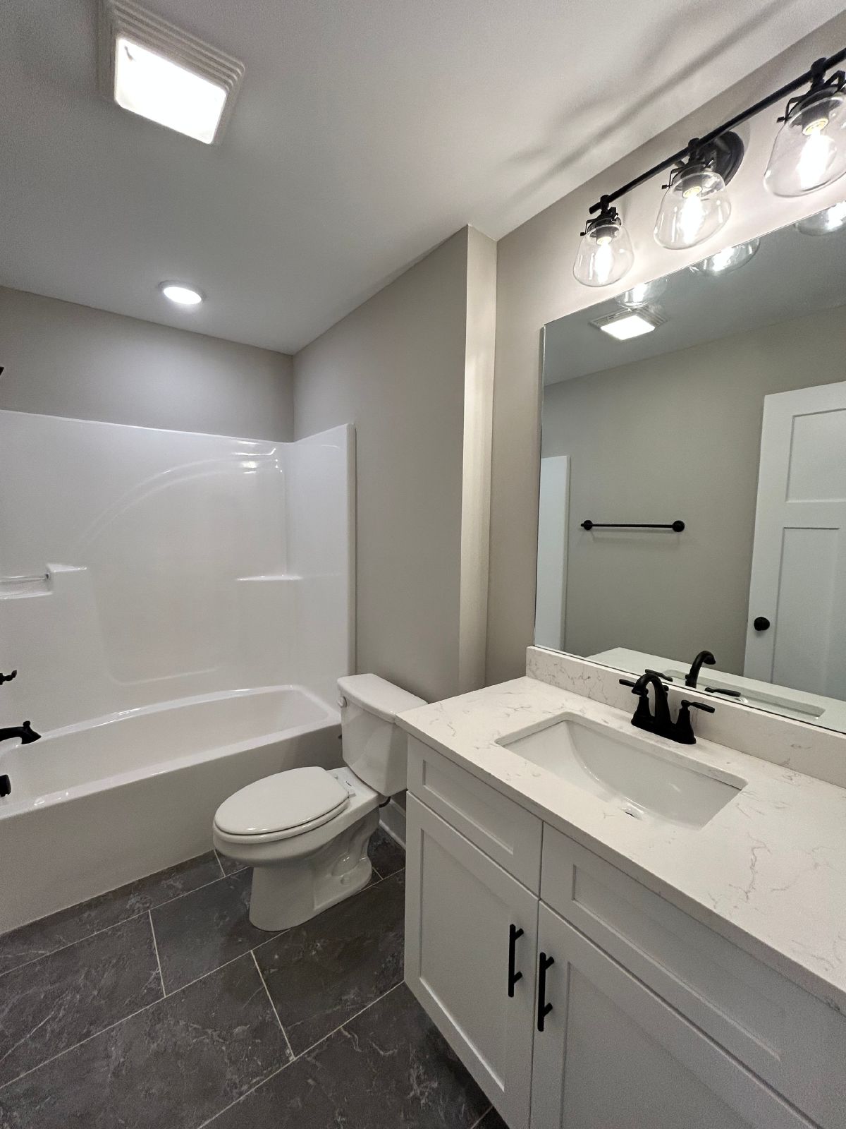 Beautiful New Build 3 Bed, 2.5 Bath, 2 Car Garage - Community Pool & Walking Trail! property image