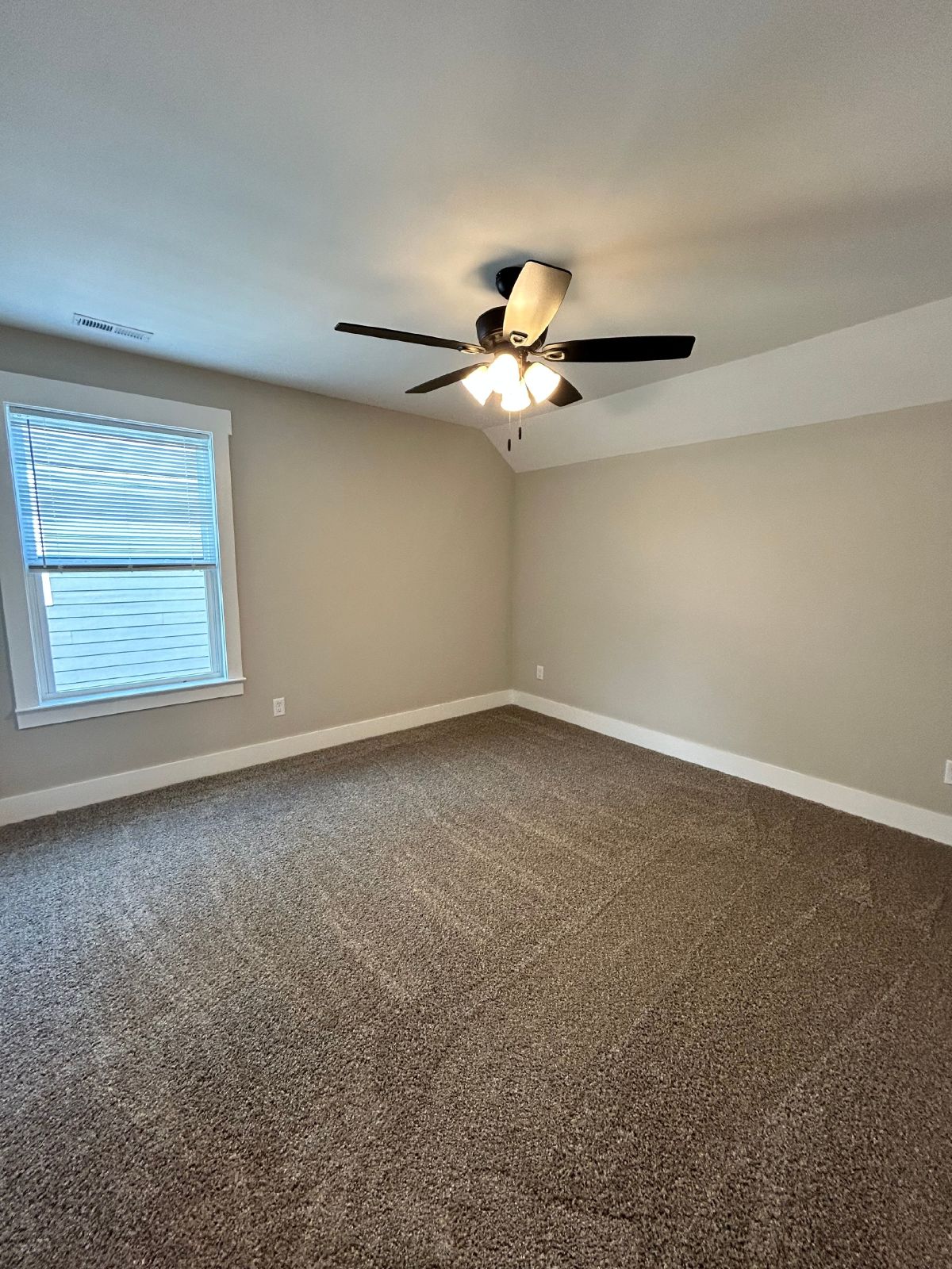 Beautiful New Build 3 Bed, 2.5 Bath, 2 Car Garage - Community Pool & Walking Trail! property image