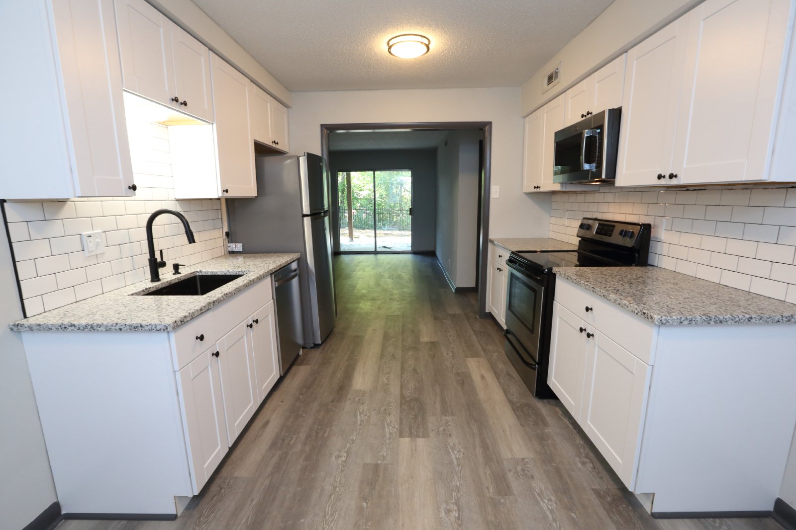 Fully Renovated 2 Bed, 1 Bath, 1st Floor Apartment in East Ridge! property image