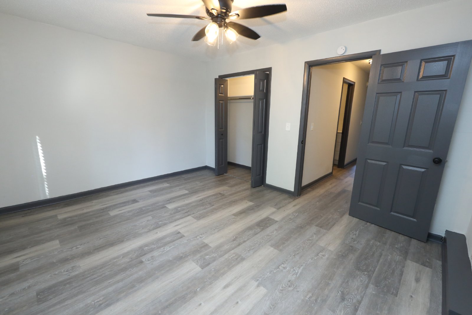 Fully Renovated 2 Bed, 1 Bath, 1st Floor Apartment in East Ridge! property image