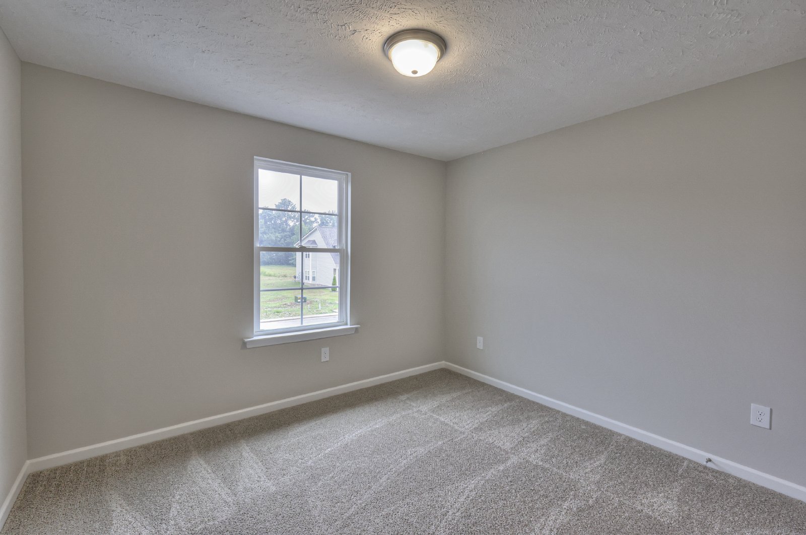 LIKE NEW STUNNING 3 Bed 2.5 Bath in Manchester! property image