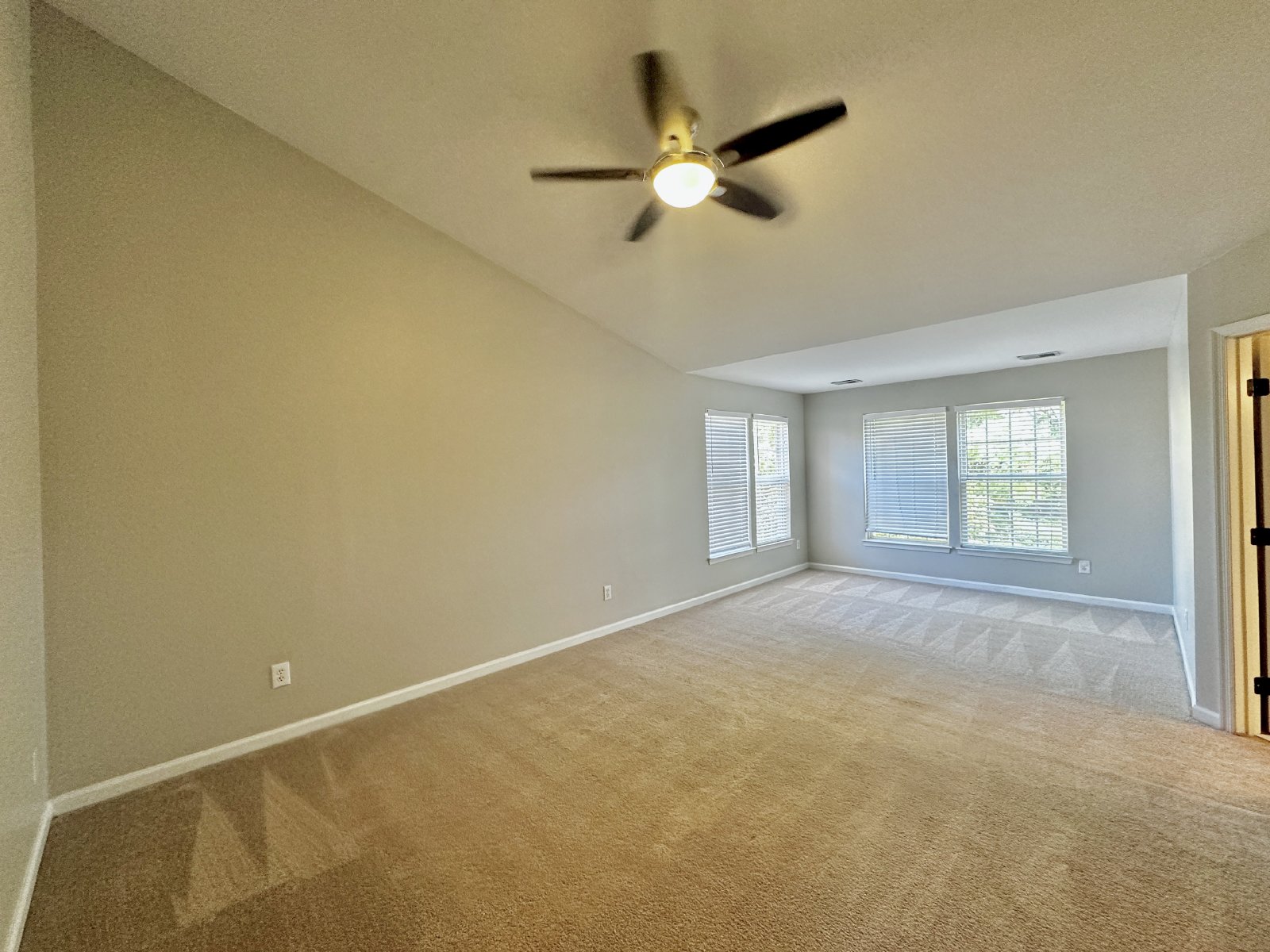 Beautiful 3 Bed 2.5 Bath Townhome Minutes from Cool Springs property image