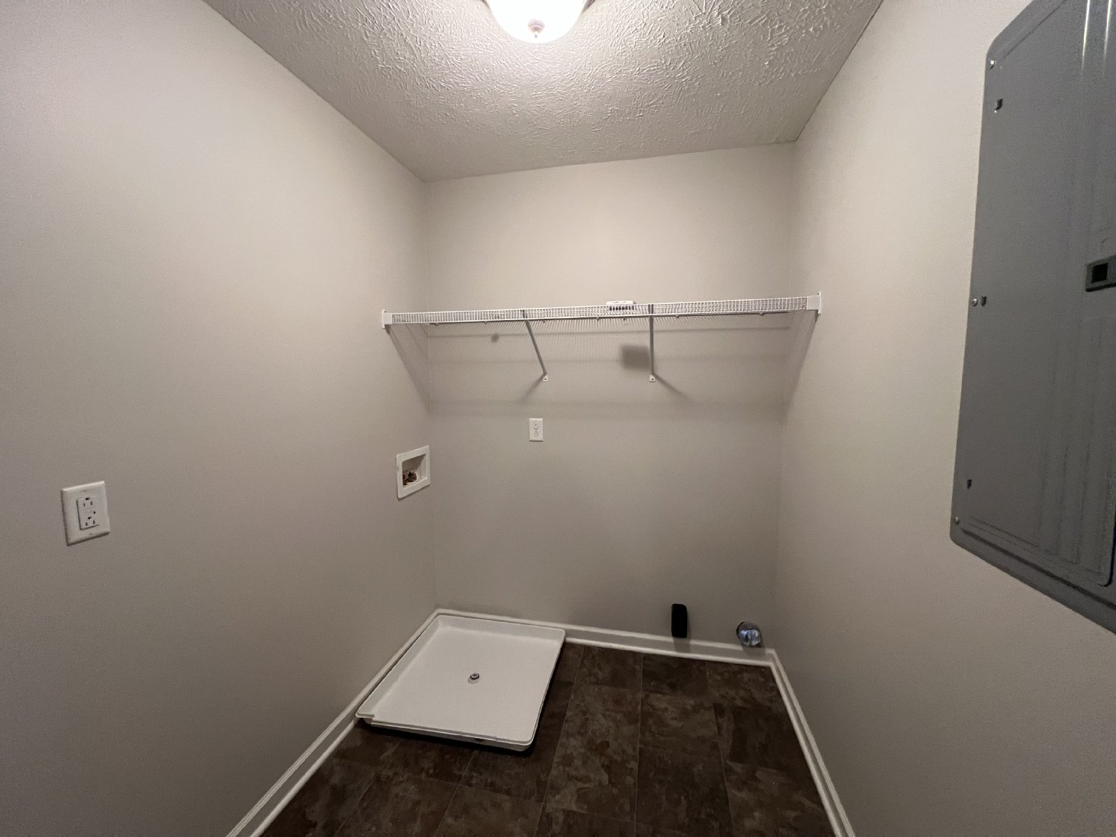 Move-in Special! Available Immediately! Gorgeous 4 Bedroom 3 Bath in Creeksbend Subdivision property image