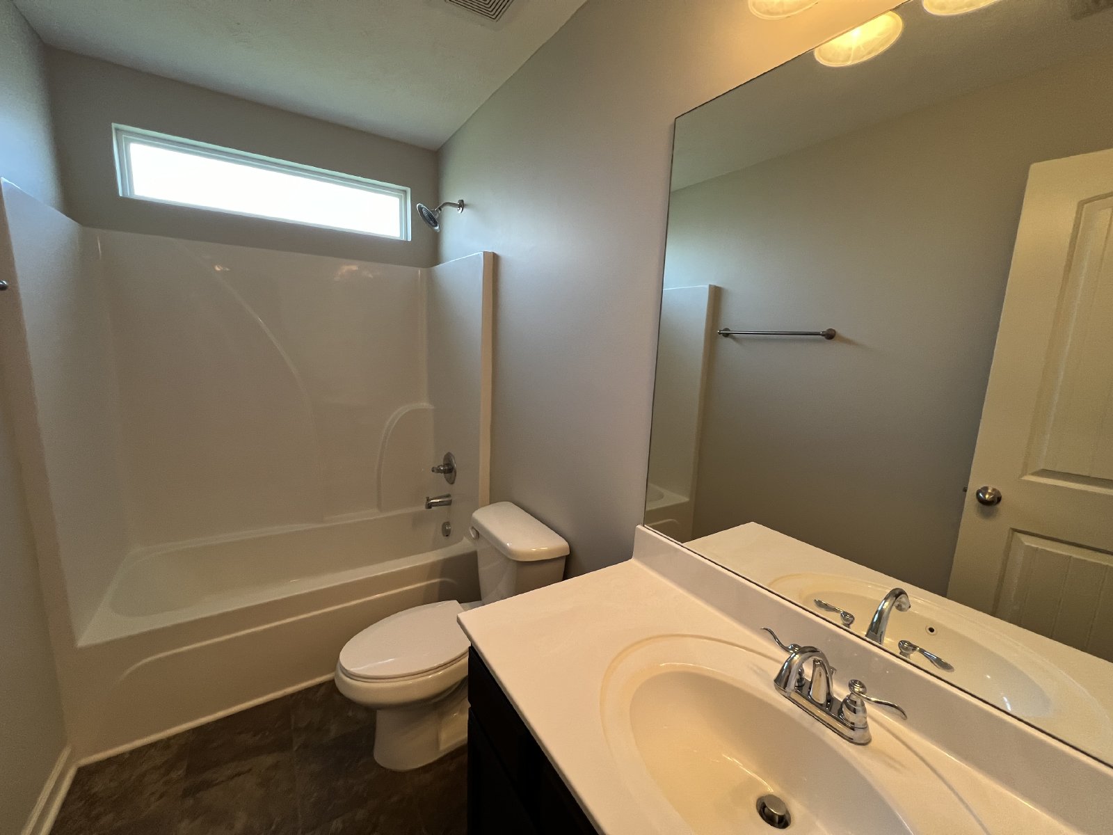 Move-in Special! Available Immediately! Gorgeous 4 Bedroom 3 Bath in Creeksbend Subdivision property image