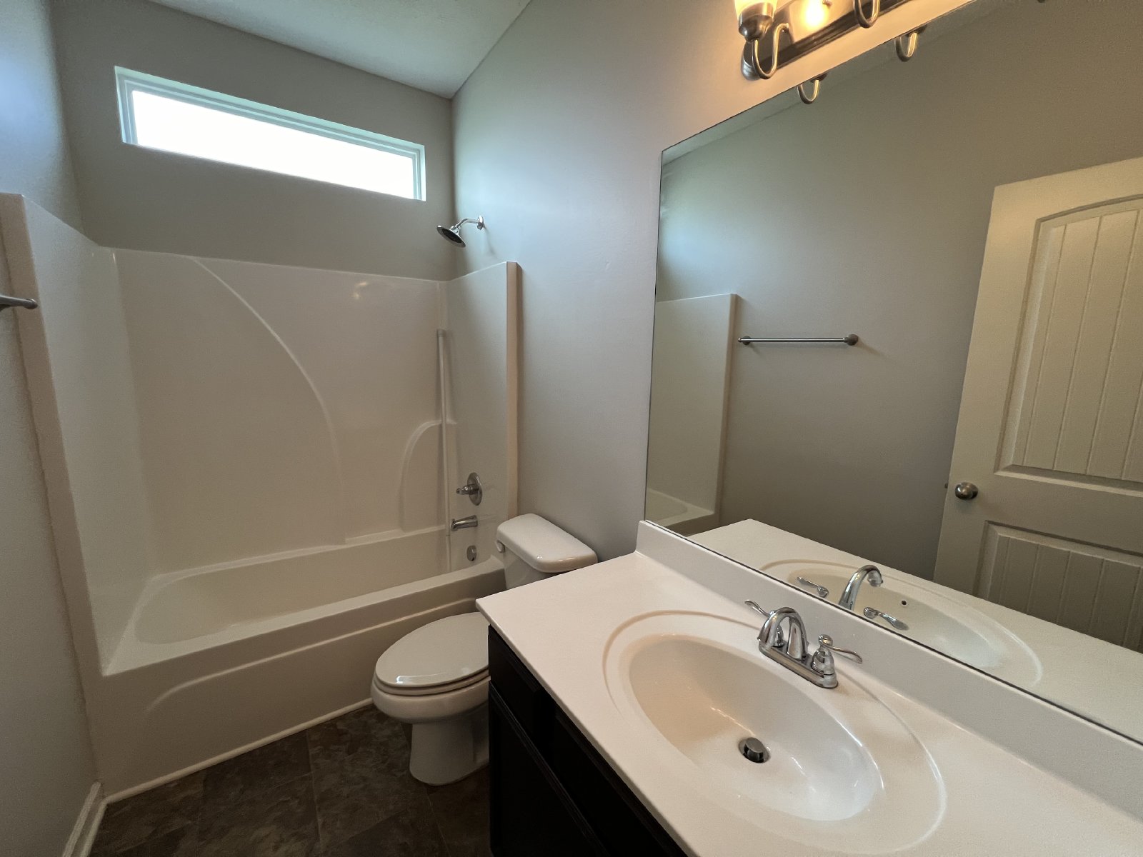 Move-in Special! Available Immediately! Gorgeous 4 Bedroom 3 Bath in Creeksbend Subdivision property image