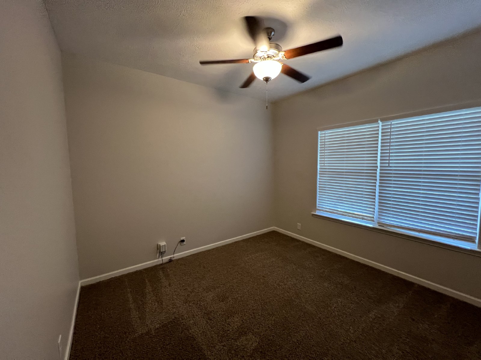 Move-in Special! Available Immediately! Gorgeous 4 Bedroom 3 Bath in Creeksbend Subdivision property image