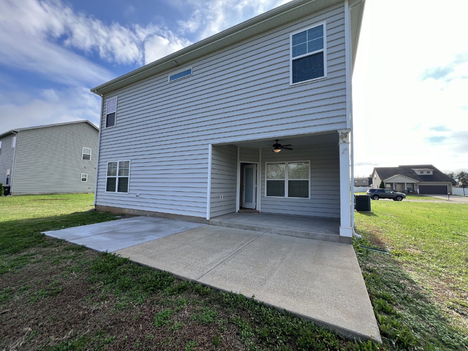 Move-in Special! Available Immediately! Gorgeous 4 Bedroom 3 Bath in Creeksbend Subdivision property image