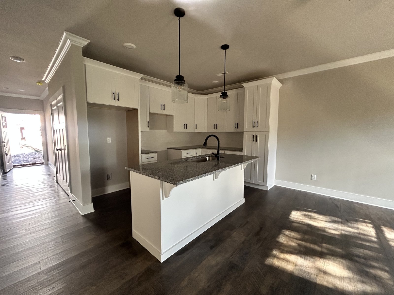 *BRAND NEW* 2 Beds, 2 Baths, 1 Car Garage property image