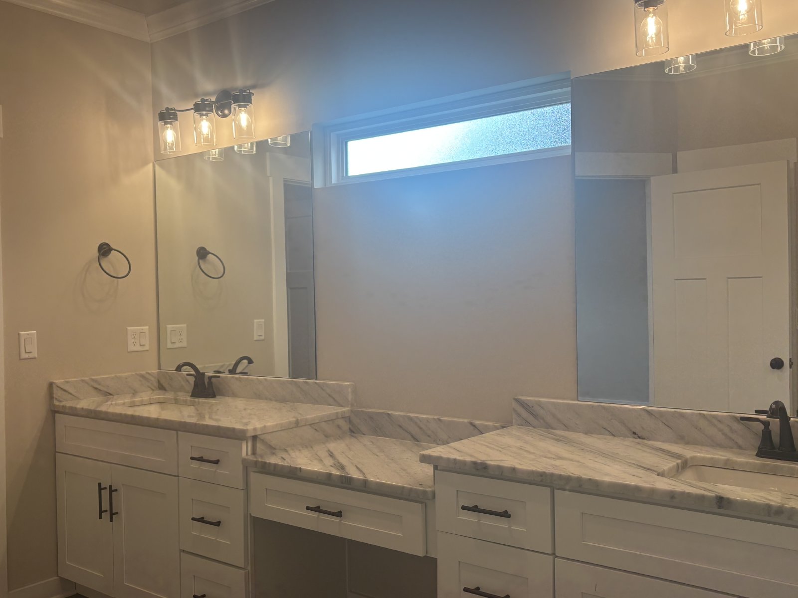 Beautiful New Build 4 Bed, 3.5 Bath, 2 Car Garage - Community Pool & Walking Trail! property image