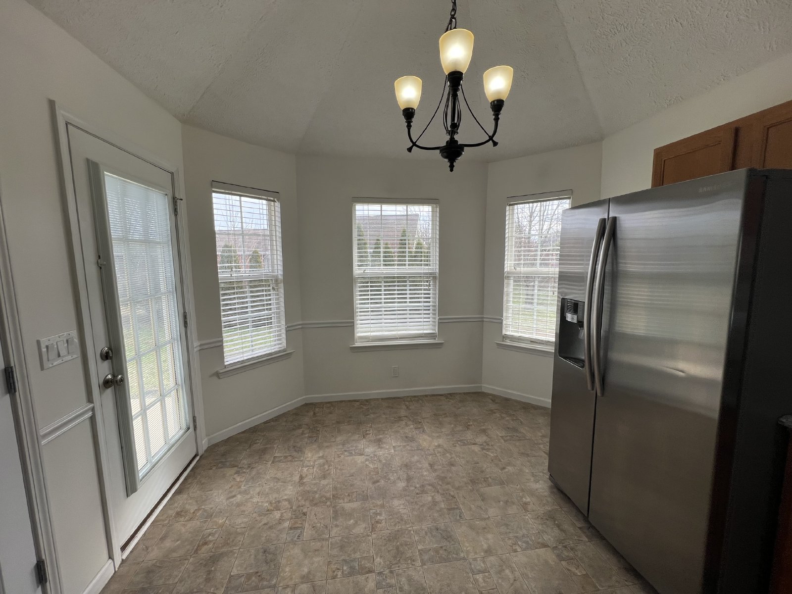 Nice 3 Bedroom 2 Bathroom + Bonus in Murfreesboro! Available Immediately! property image