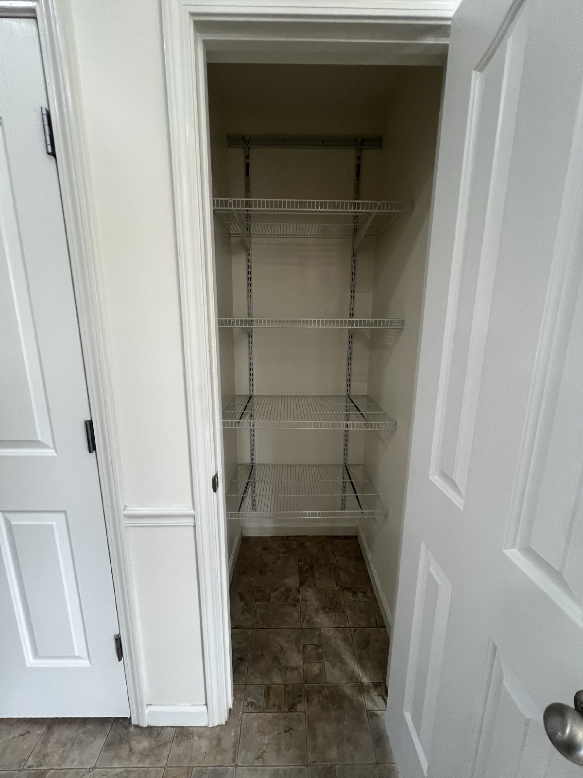 Nice 3 Bedroom 2 Bathroom + Bonus in Murfreesboro! Available Immediately! property image