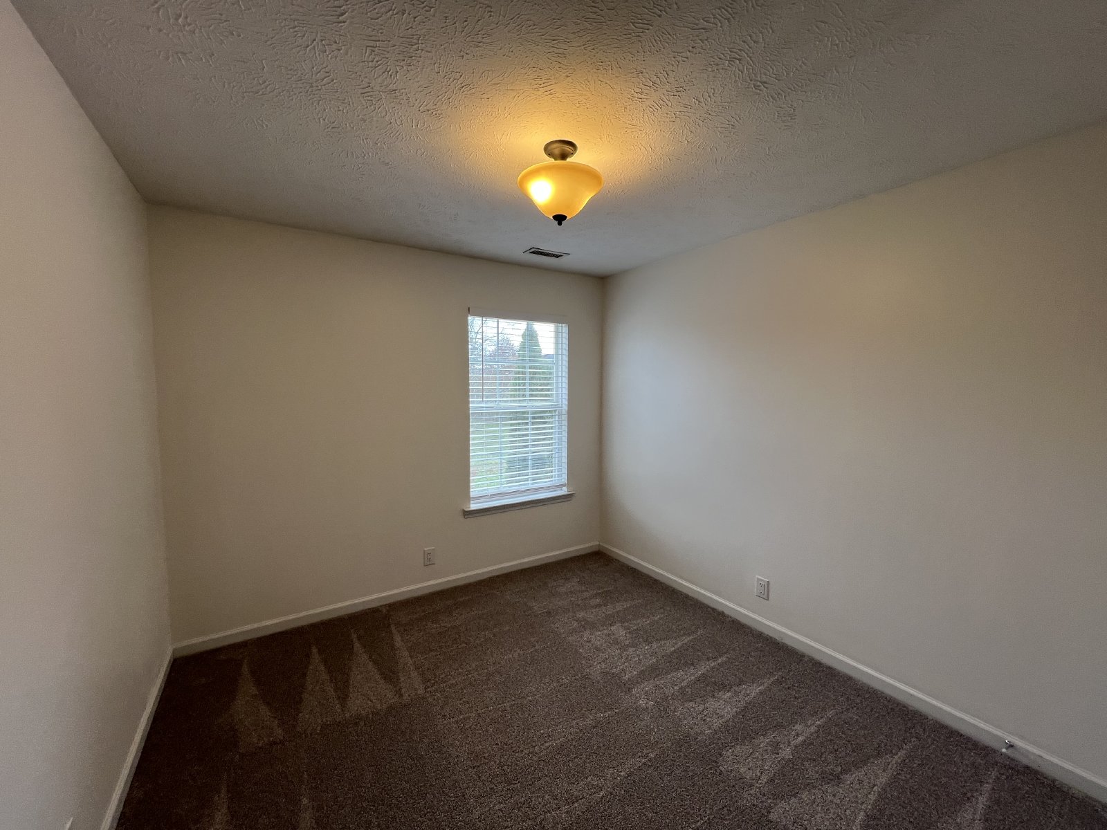 Nice 3 Bedroom 2 Bathroom + Bonus in Murfreesboro! Available Immediately! property image